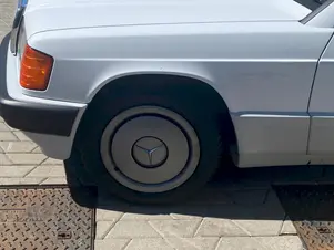 Mercedes-Benz 190