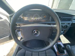 Mercedes-Benz 190