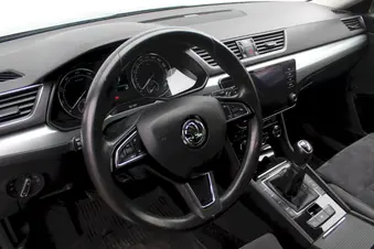 Škoda Superb Bussines