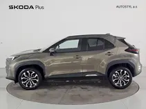 YARIS CROSS