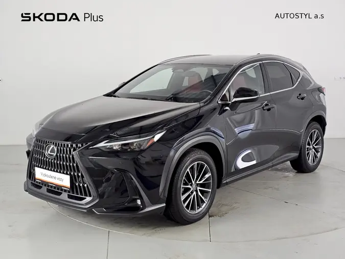 NX 450h+ AWD 