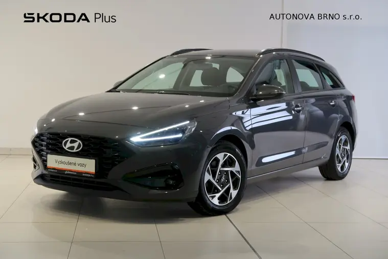 i30