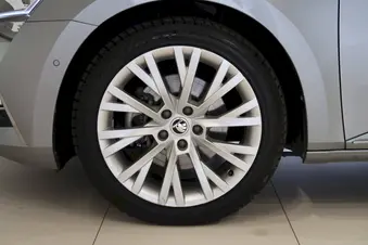 Škoda Superb L&K