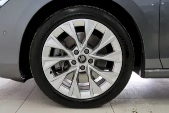 Škoda Superb Selection