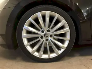 Škoda Superb L&K