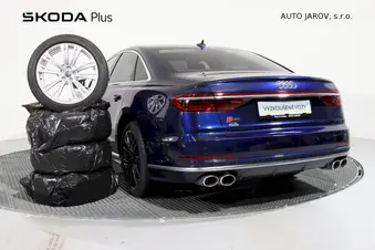 Audi S8
