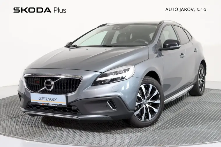 V40 