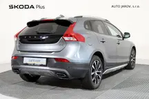V40