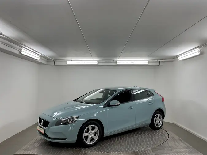 V40
